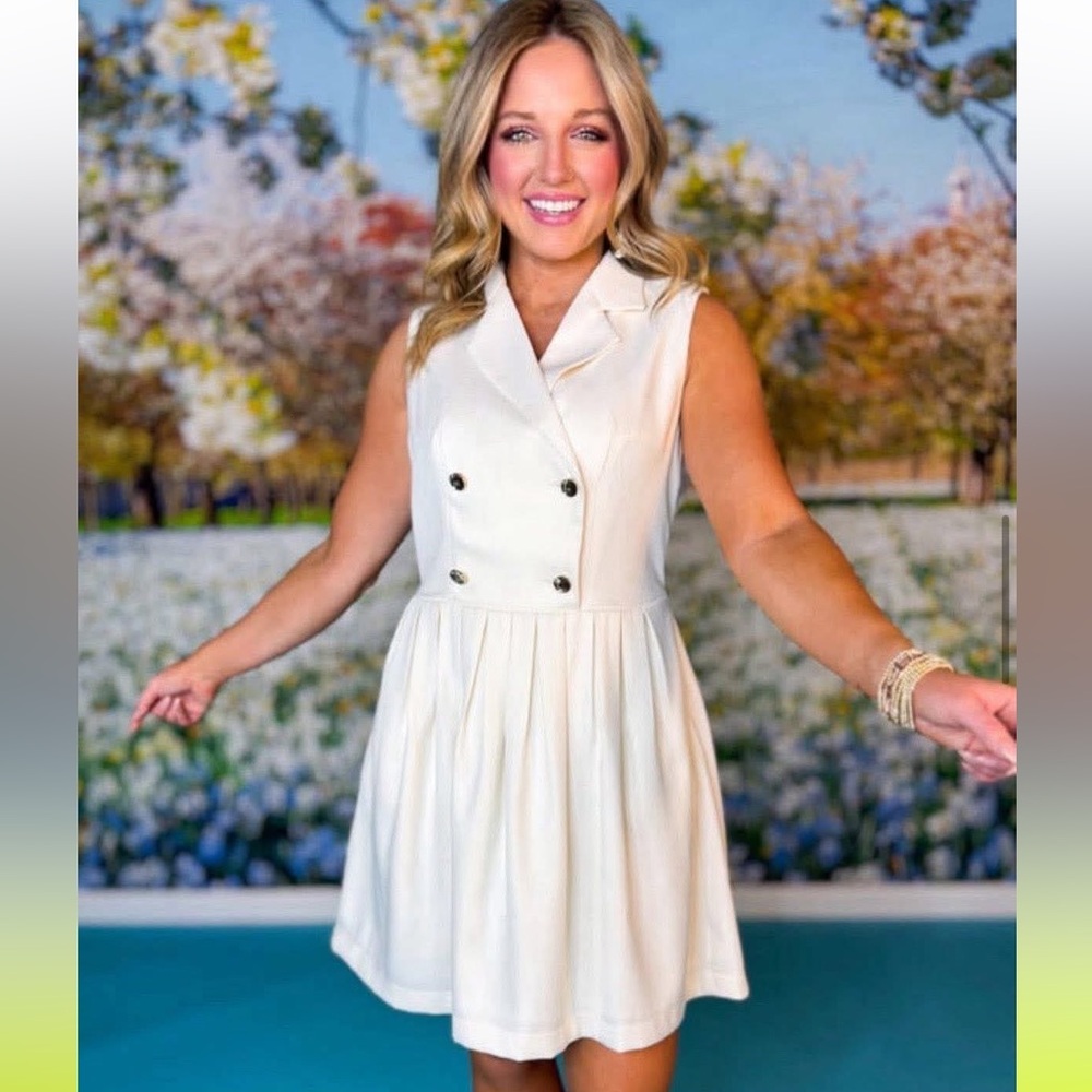 BEAUTIFUL NWT IVORY TWEED TUXEDO DRESS SIMPLY ELEVATED AND ADORABLE
